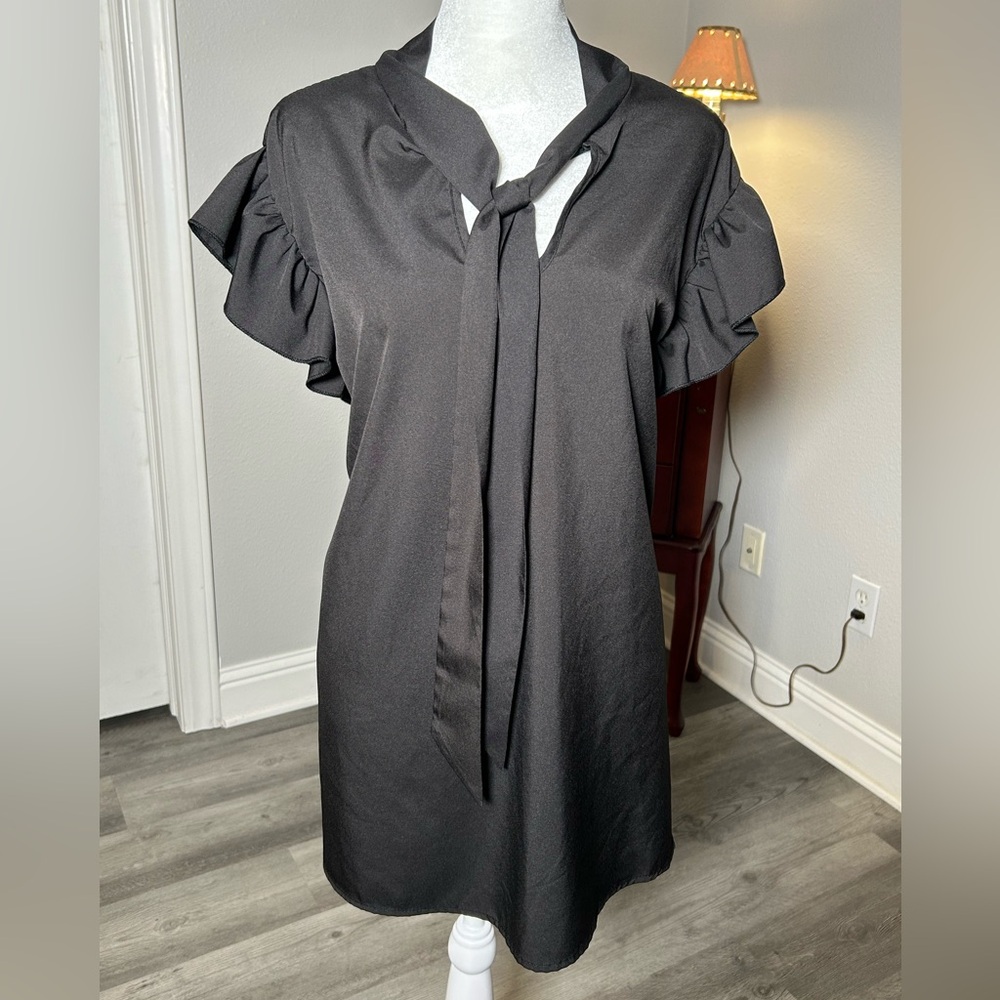 BloomChic 2X black satin-y ruffle sleeve tie neck blouse